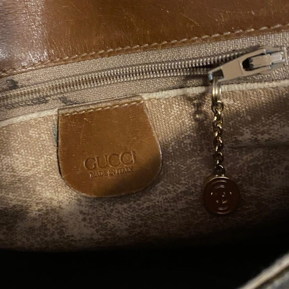 Gucci vintage 1990s Crossbody bag includes small snap, change, purse - Picture 7 of 9